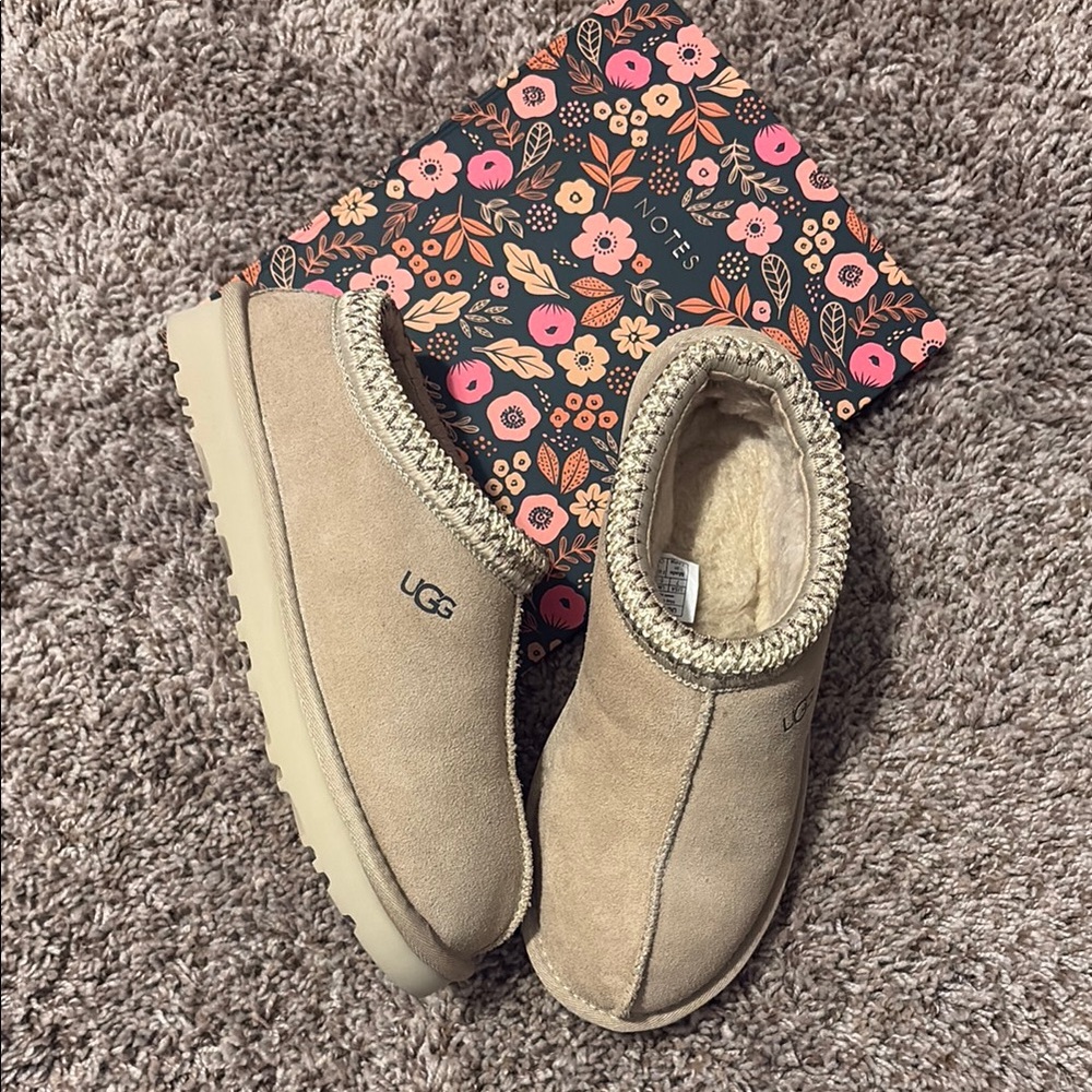 UGG INSPIRED Tan Suede Slippers
